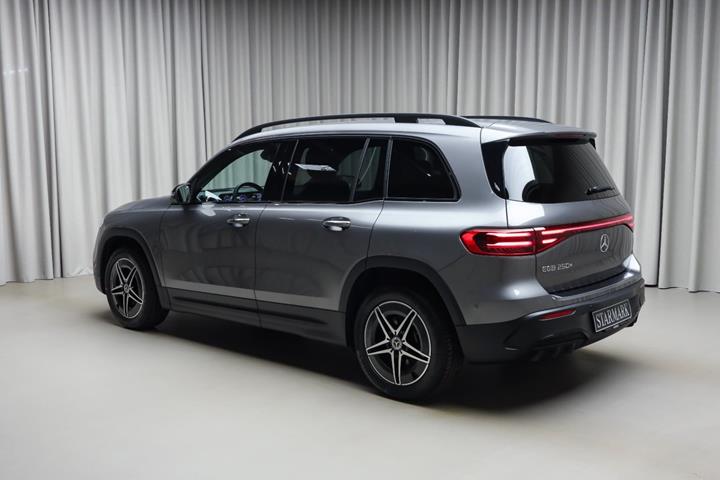 Grå Mercedes EQB250+ fra 2026