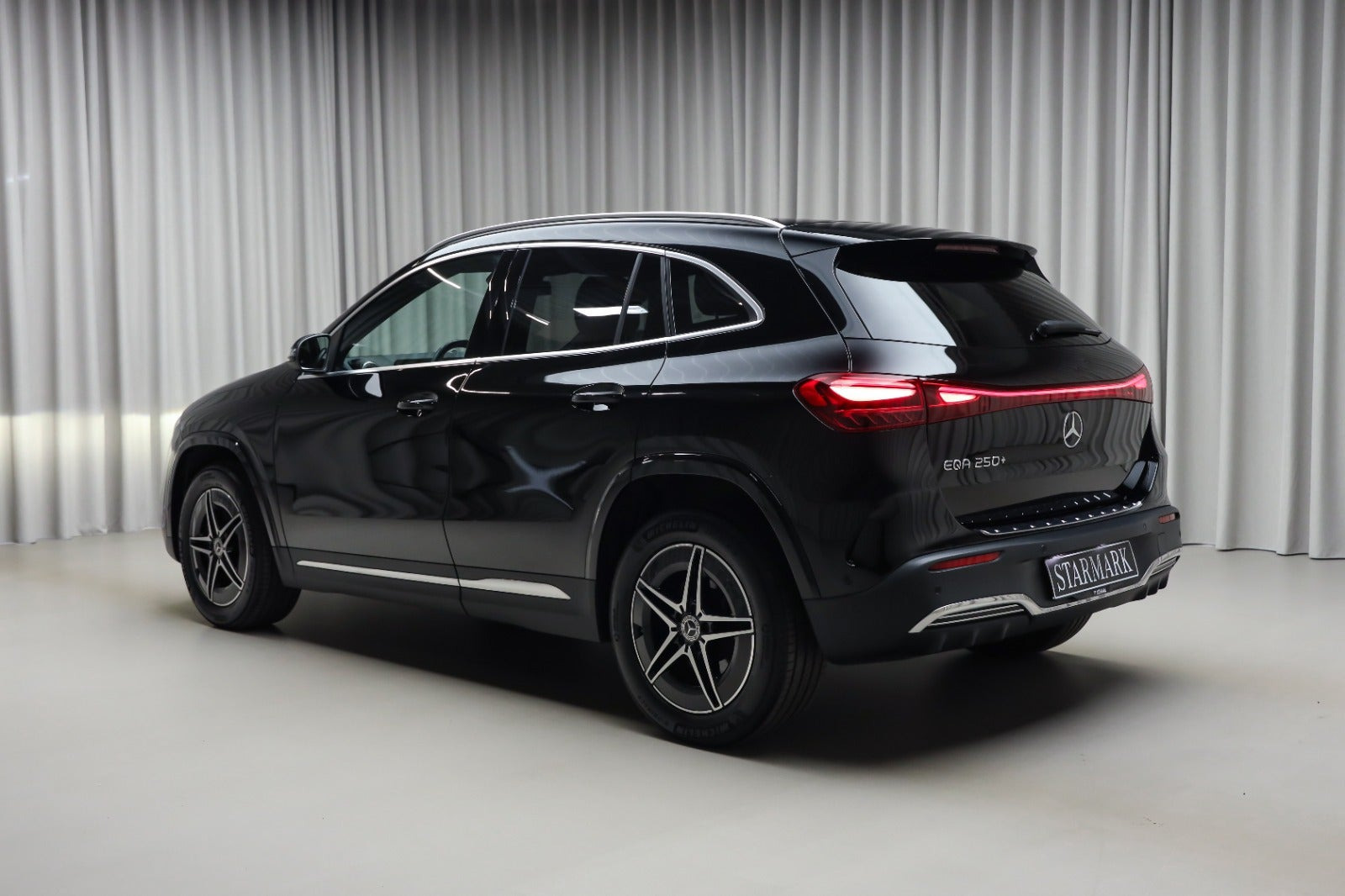 Sort Mercedes EQA250+ fra 2025