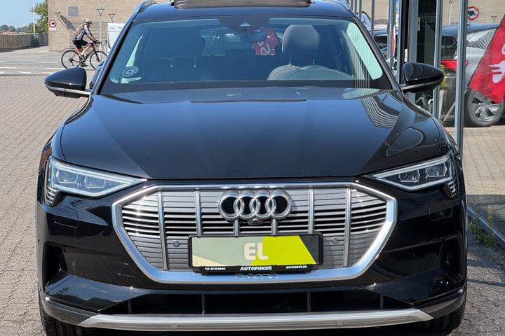 Sort Audi e-tron fra 2022