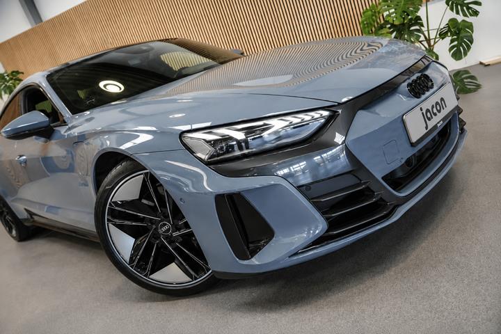 Blå Audi e-tron GT fra 2022