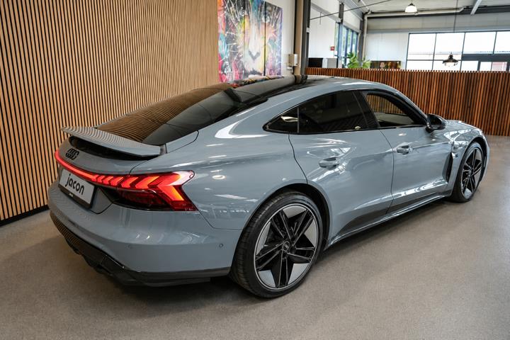 Blå Audi e-tron GT fra 2022