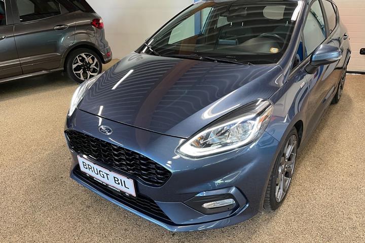 Blå Ford Fiesta fra 2019