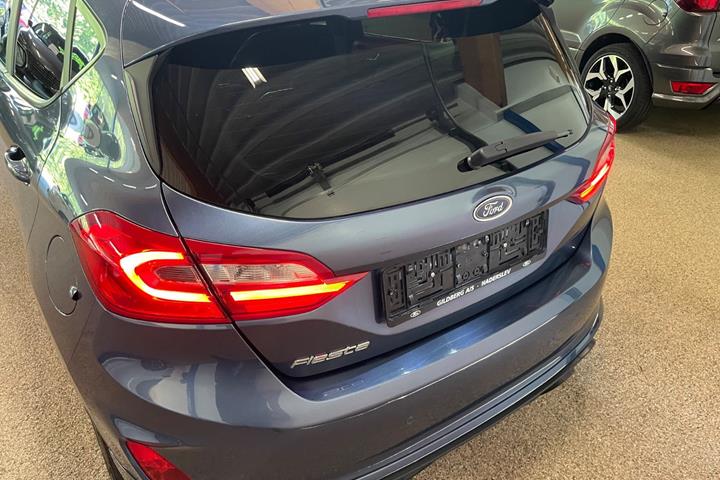 Blå Ford Fiesta fra 2019