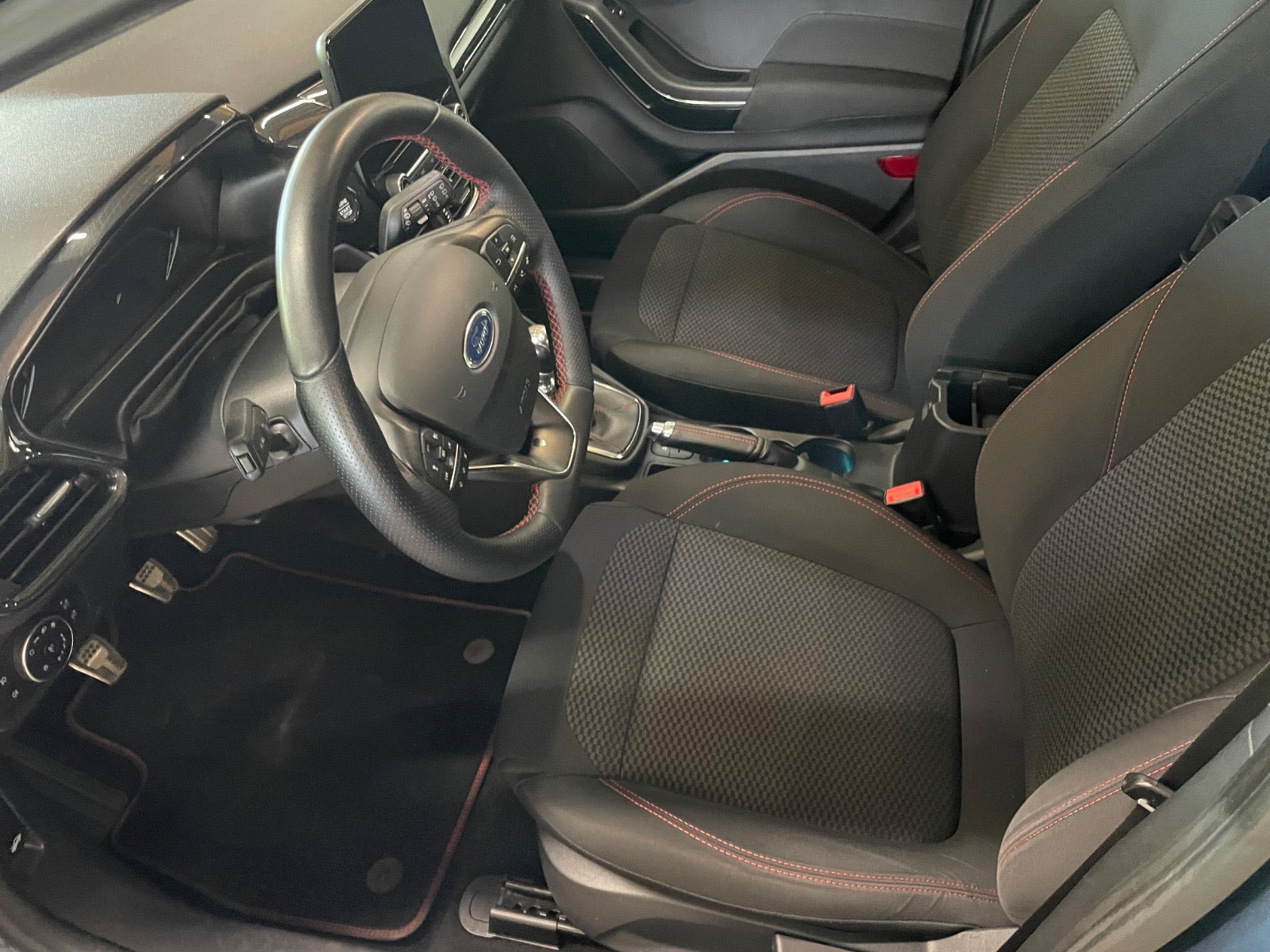 Blå Ford Fiesta fra 2019
