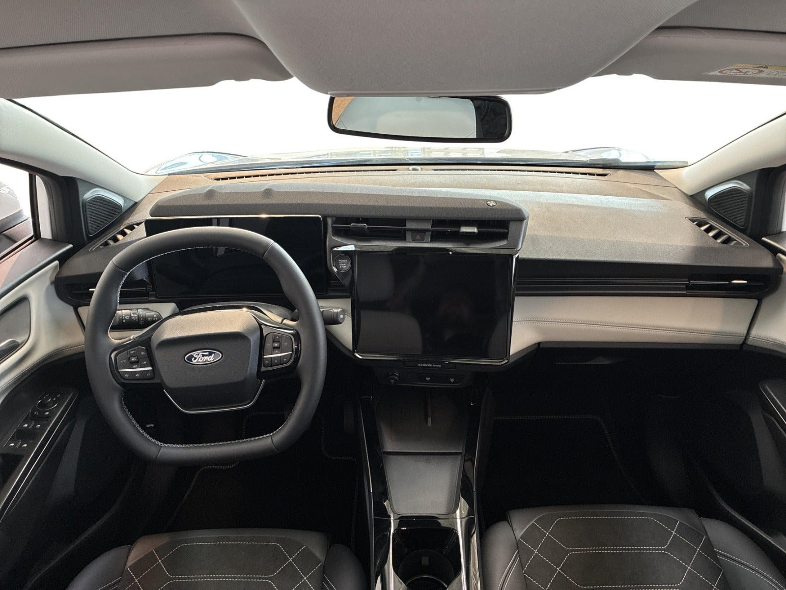Hvid Ford Puma fra 2025