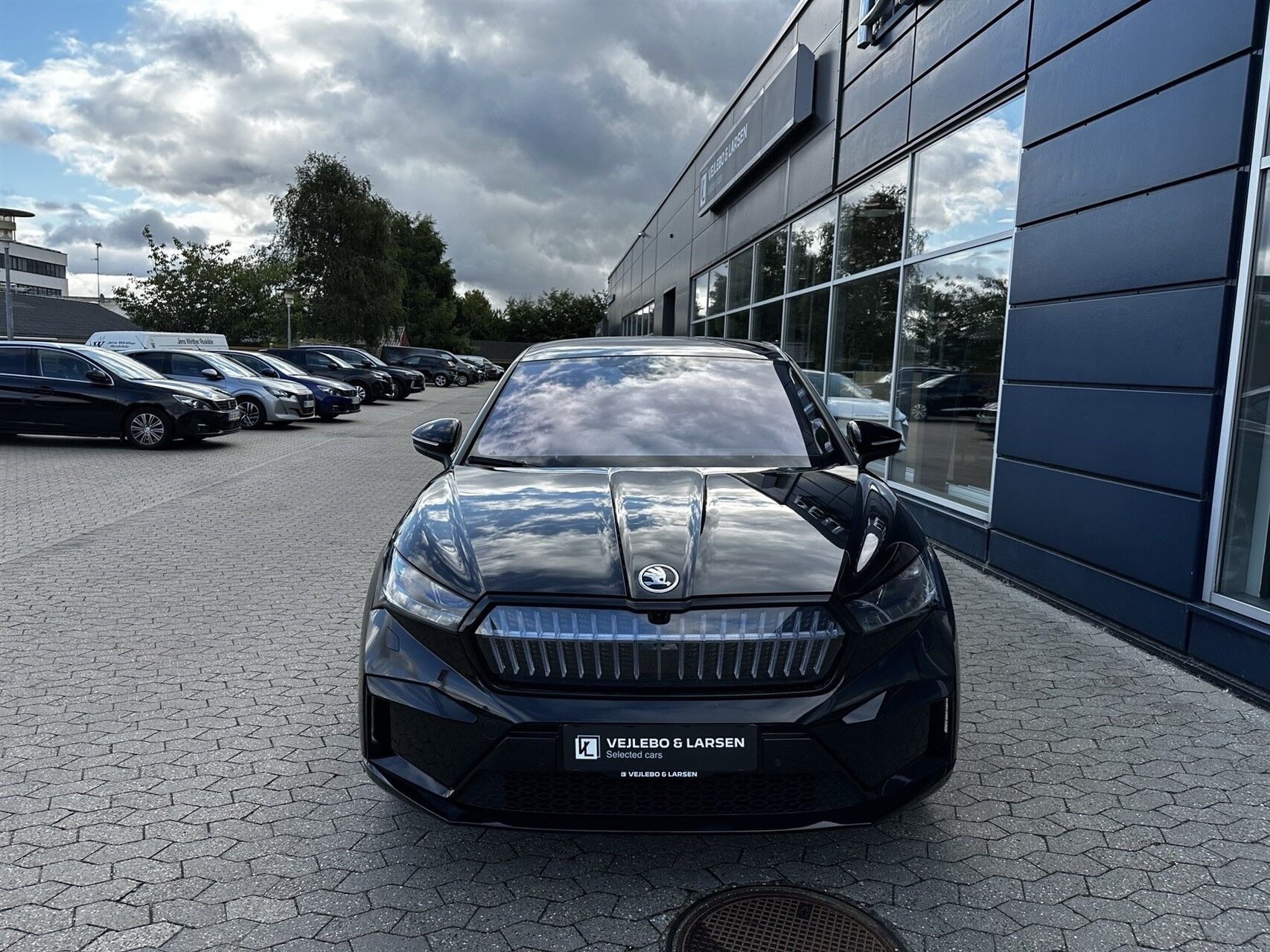 Sort Skoda Enyaq fra 2024