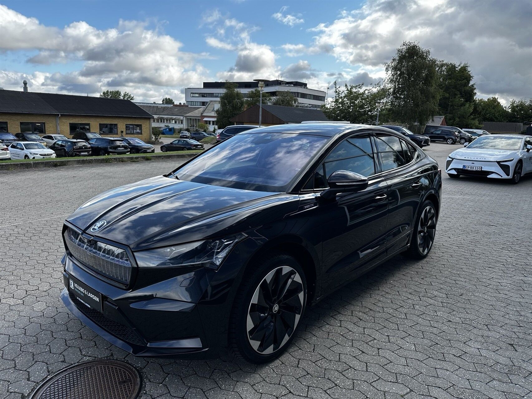 Sort Skoda Enyaq fra 2024