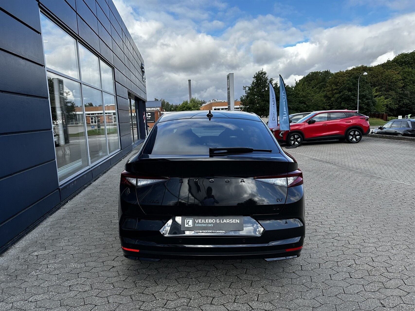 Sort Skoda Enyaq fra 2024