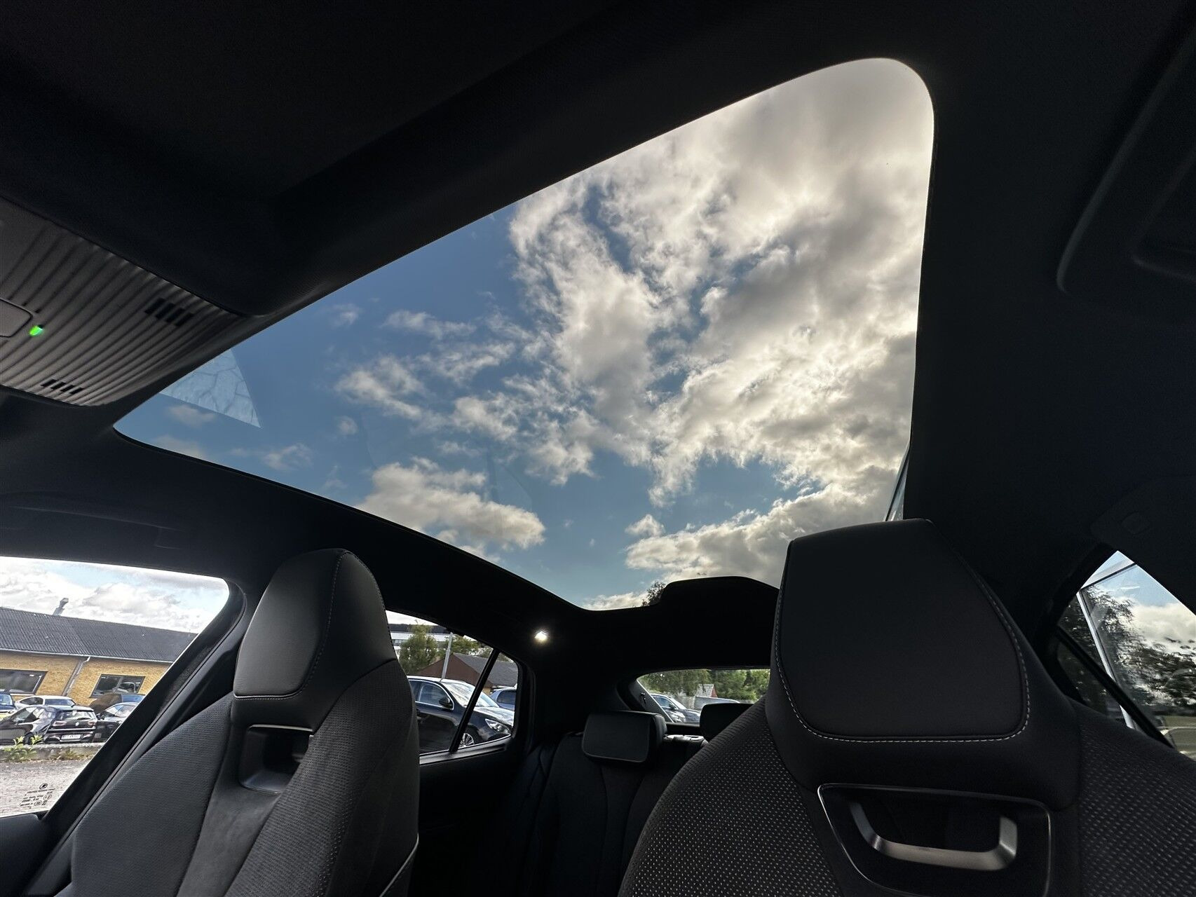 Sort Skoda Enyaq fra 2024