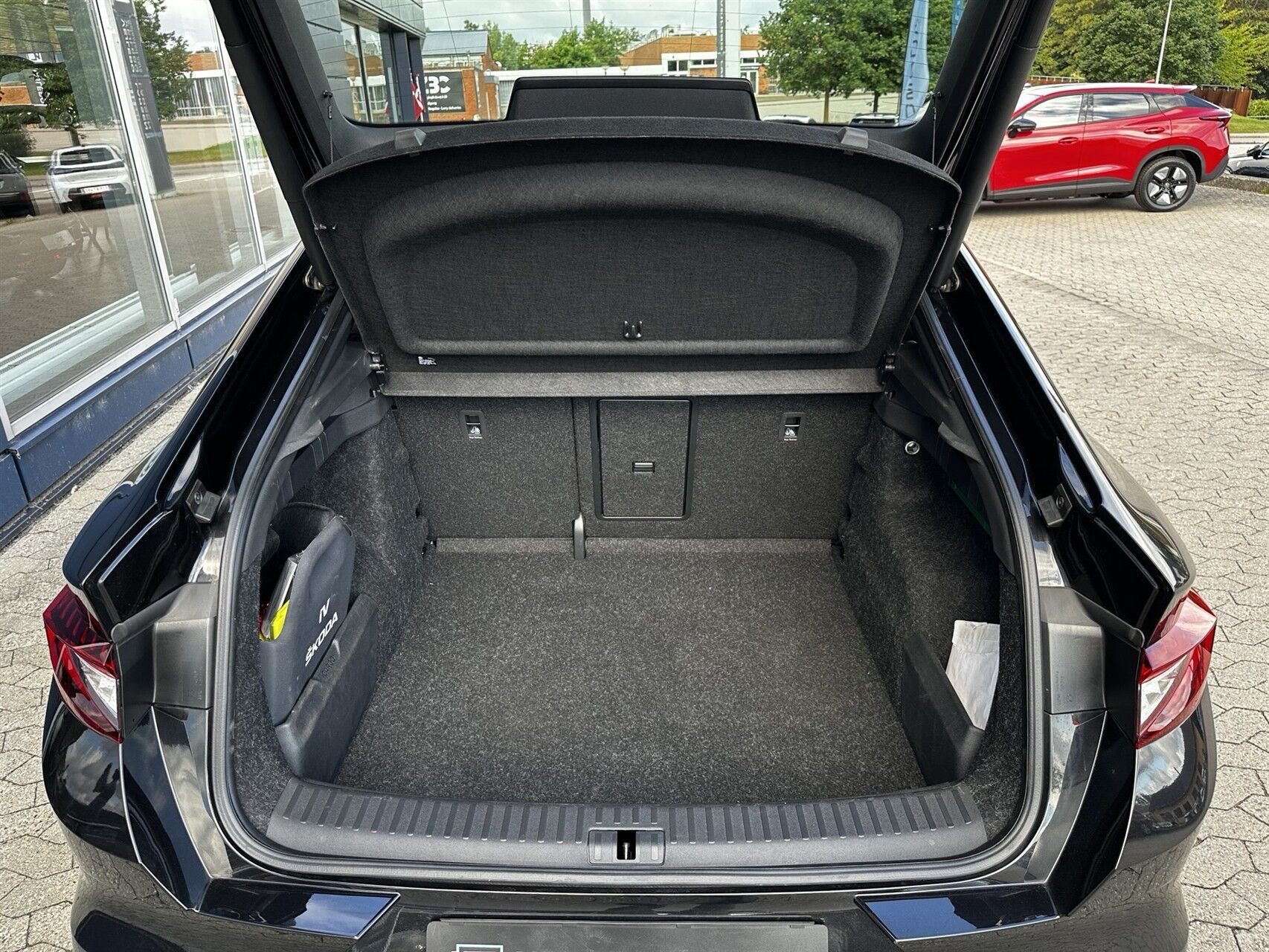 Sort Skoda Enyaq fra 2024