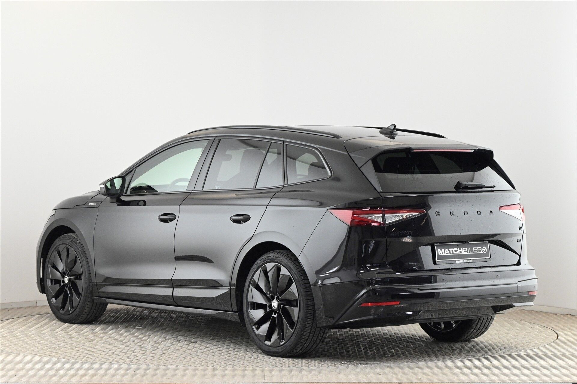 Sort Skoda Enyaq fra 2023