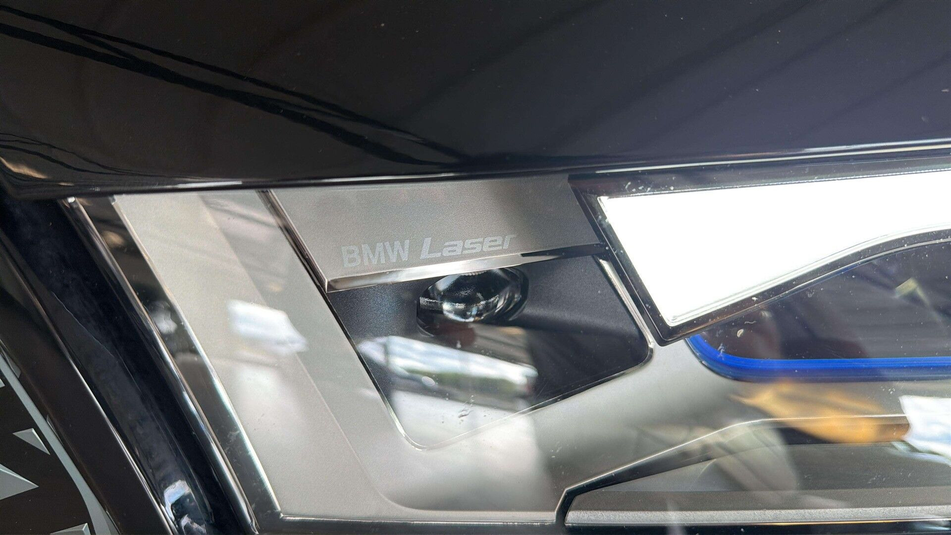 Sort BMW iX fra 2024