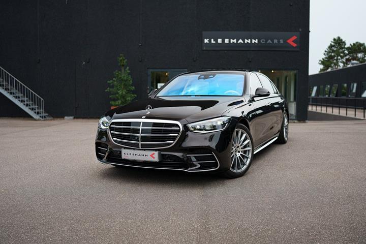 Sort Mercedes S580 e fra 2023
