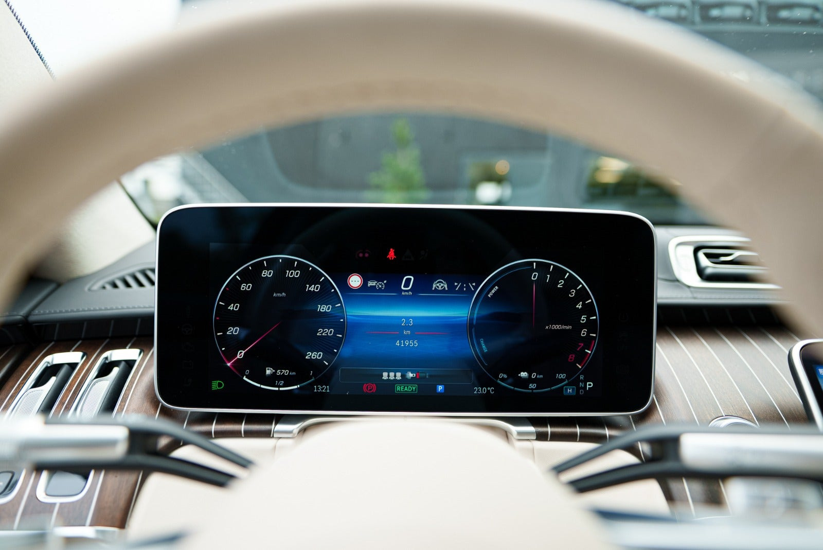 Sort Mercedes S580 e fra 2023