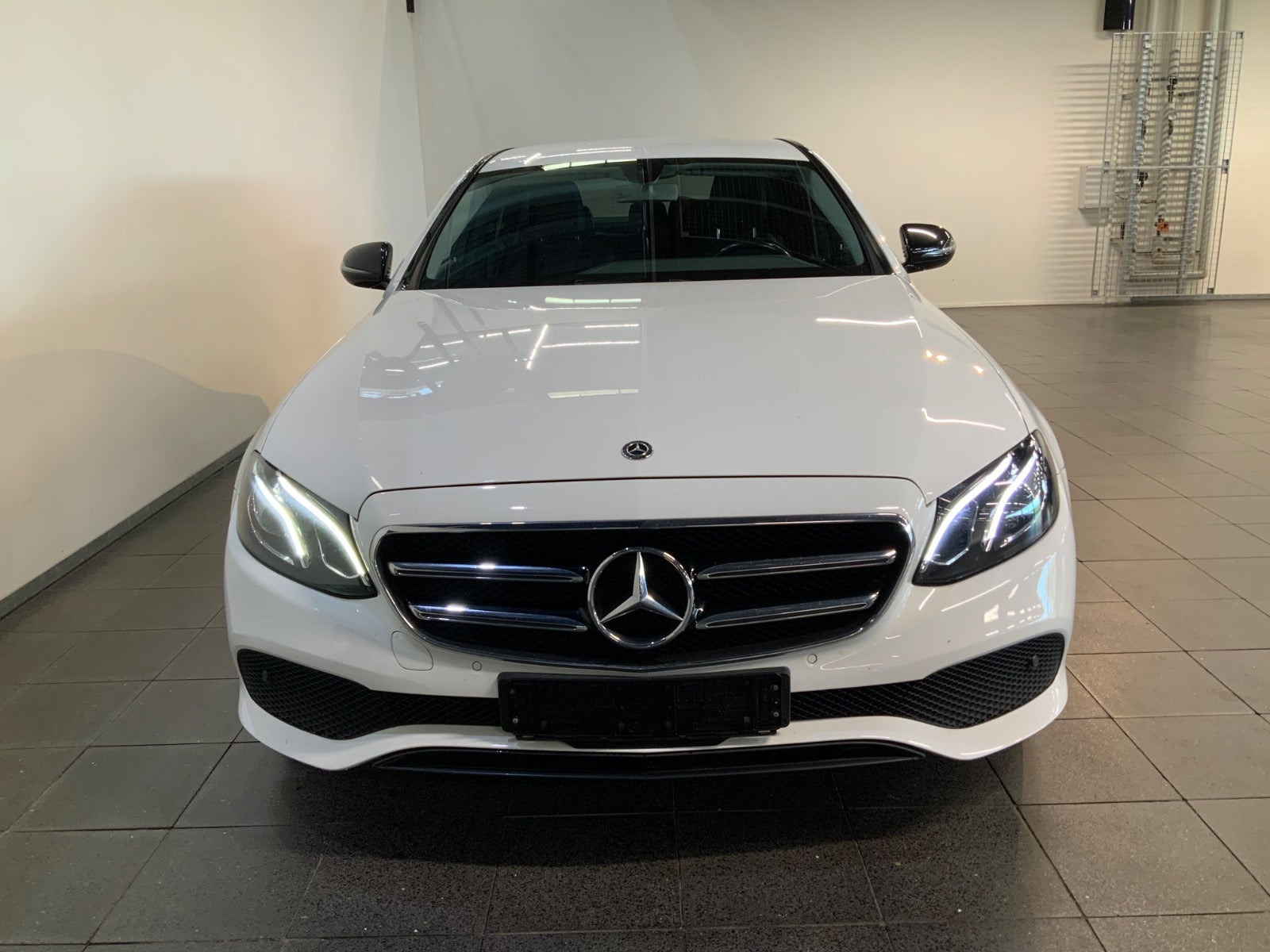 Hvid Mercedes E220 d fra 2018