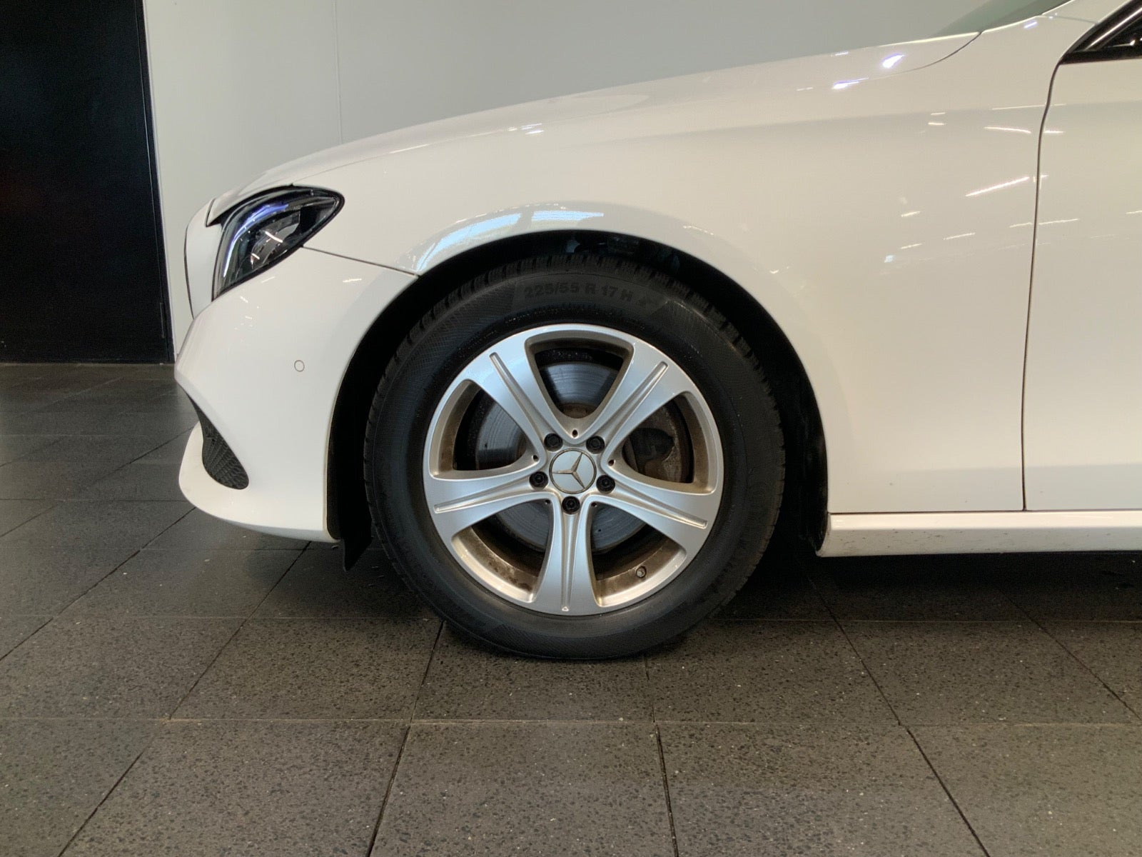 Hvid Mercedes E220 d fra 2018