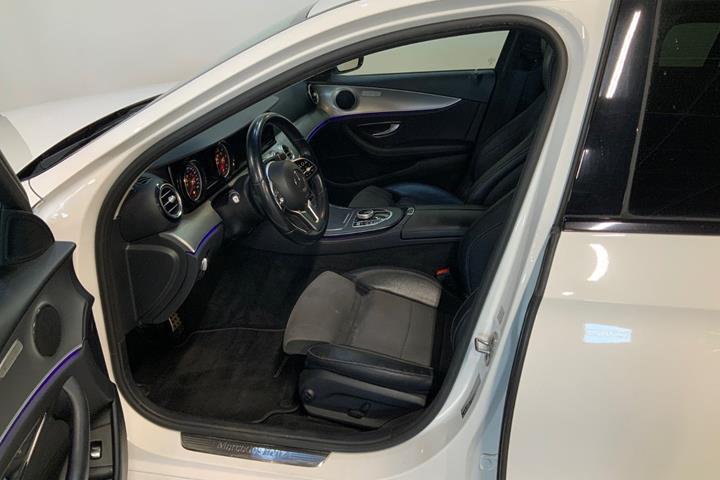 Hvid Mercedes E220 d fra 2018
