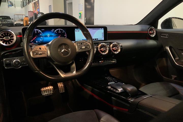 Sort Mercedes A220 d fra 2020