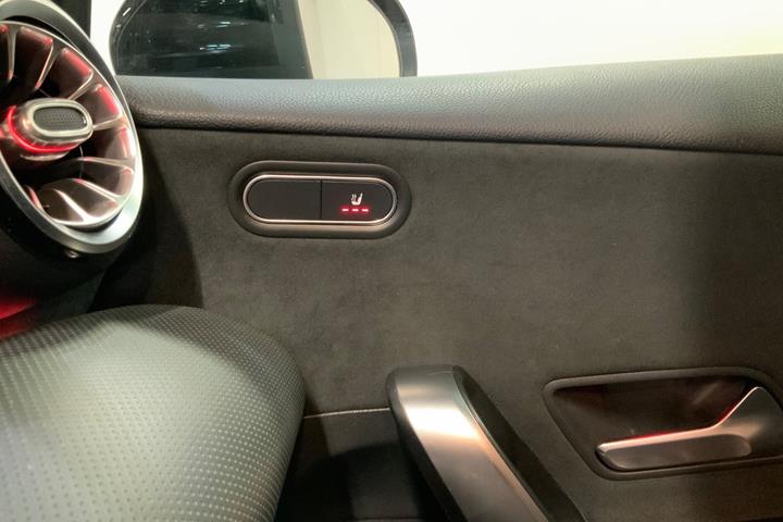 Sort Mercedes A220 d fra 2020