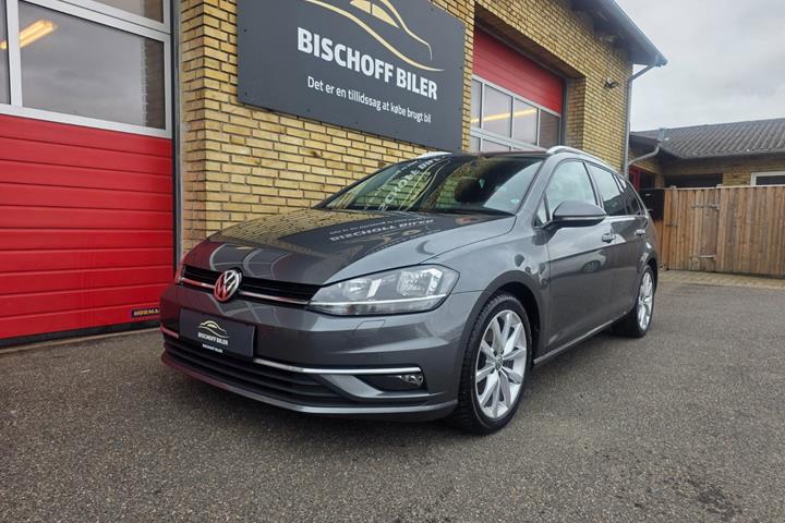 Grå VW Golf VII fra 2019