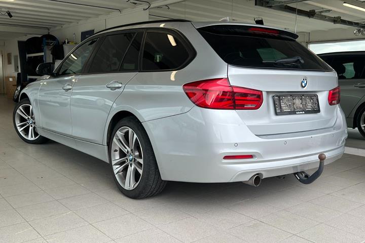 Sølv BMW 318d fra 2017