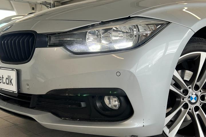 Sølv BMW 318d fra 2017