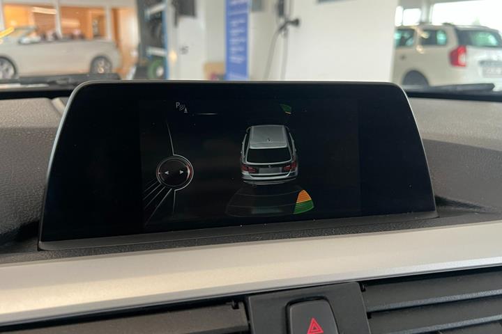 Sølv BMW 318d fra 2017