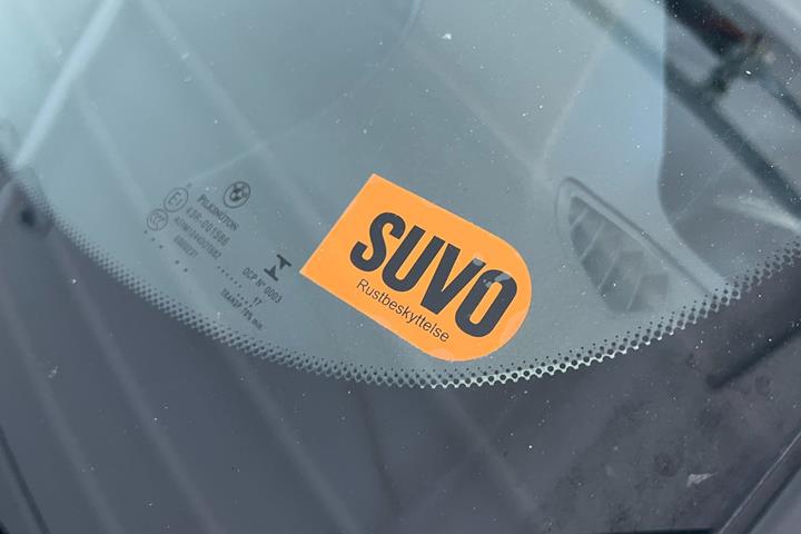 Sølv BMW 318d fra 2017