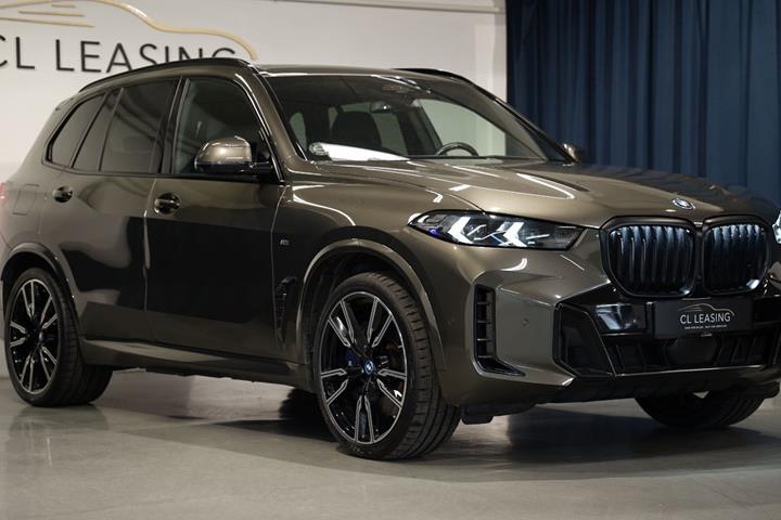Grøn BMW X5 fra 2023