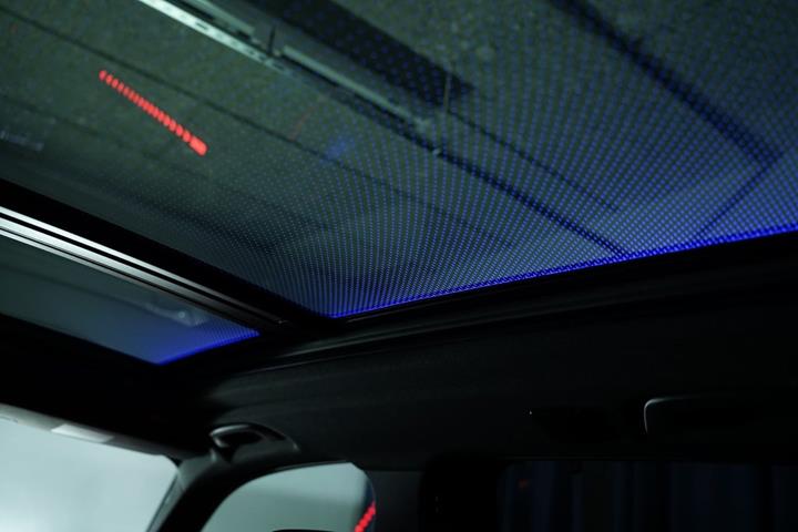 Grøn BMW X5 fra 2023