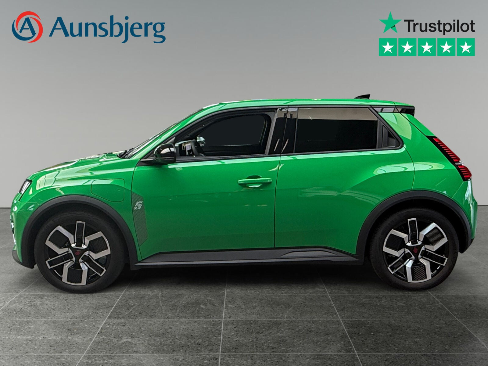 Grøn Renault 5 E-Tech fra 2025