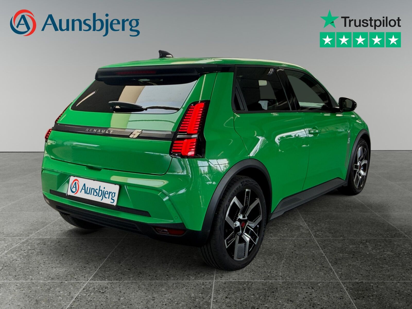 Grøn Renault 5 E-Tech fra 2025
