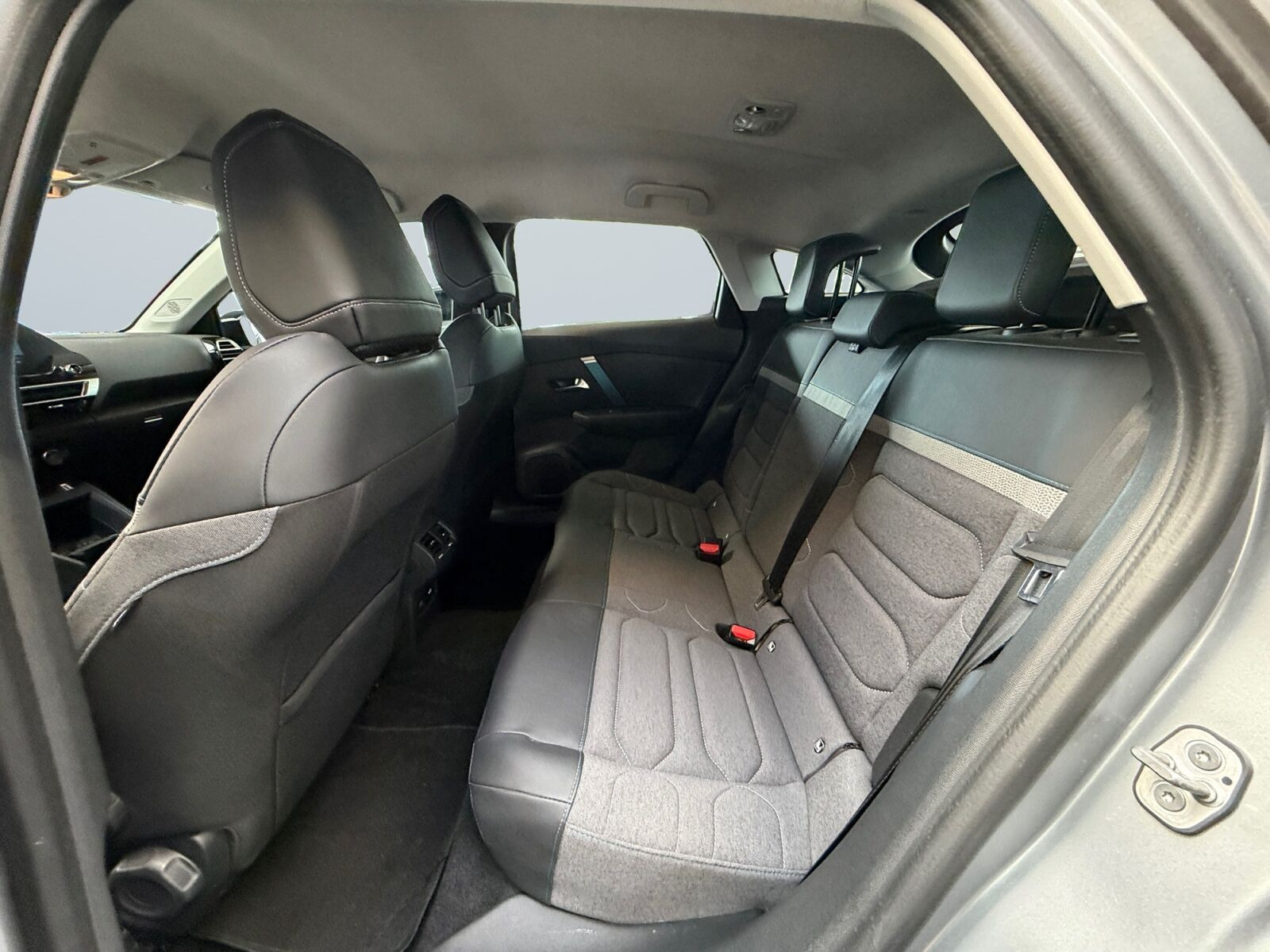Grå Citroën ë-C4 fra 2023