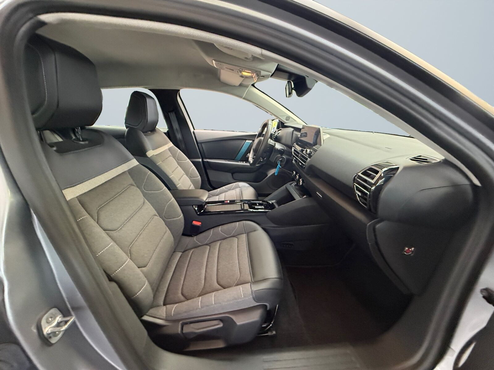 Grå Citroën ë-C4 fra 2023