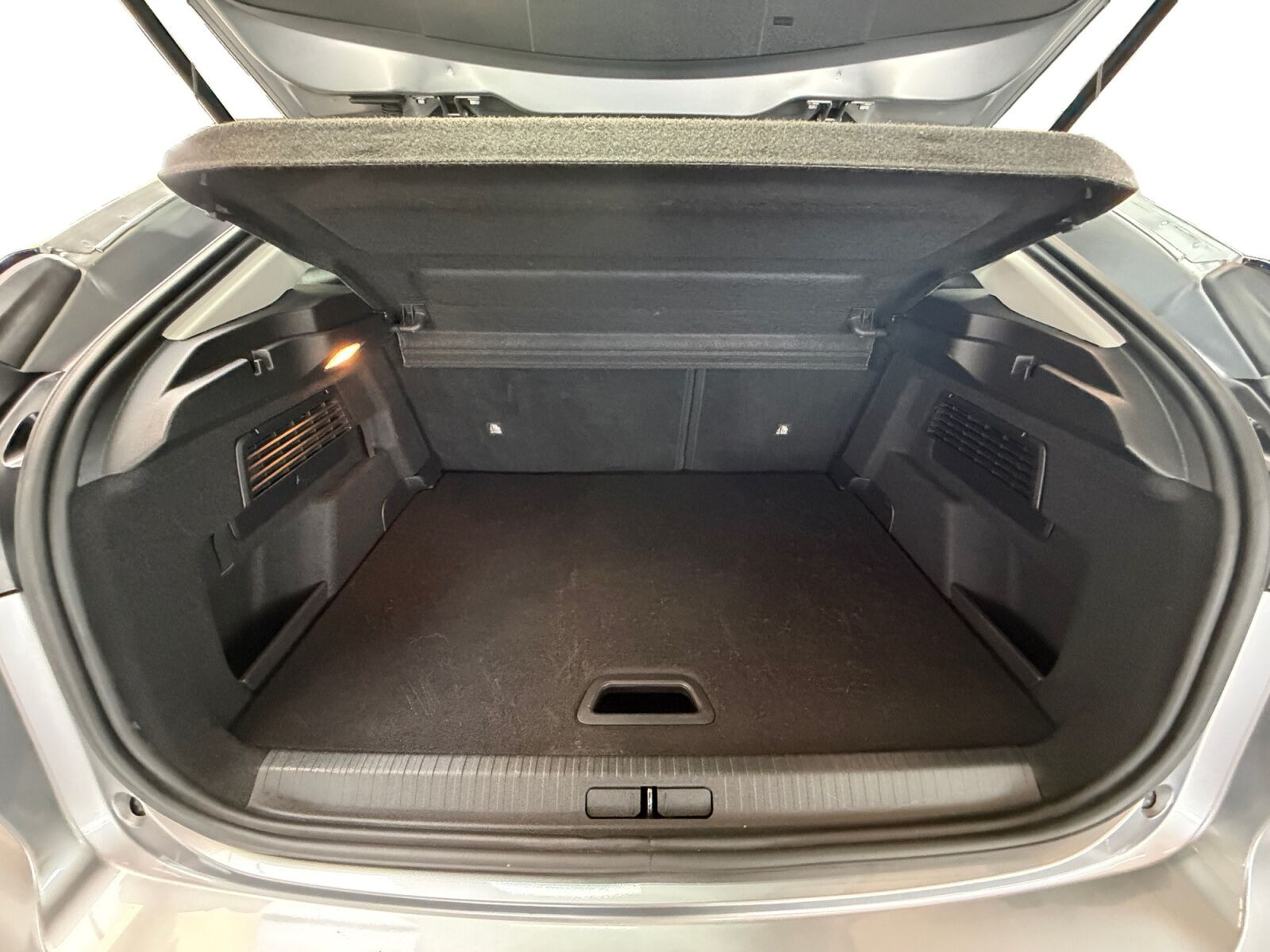 Grå Citroën ë-C4 fra 2023