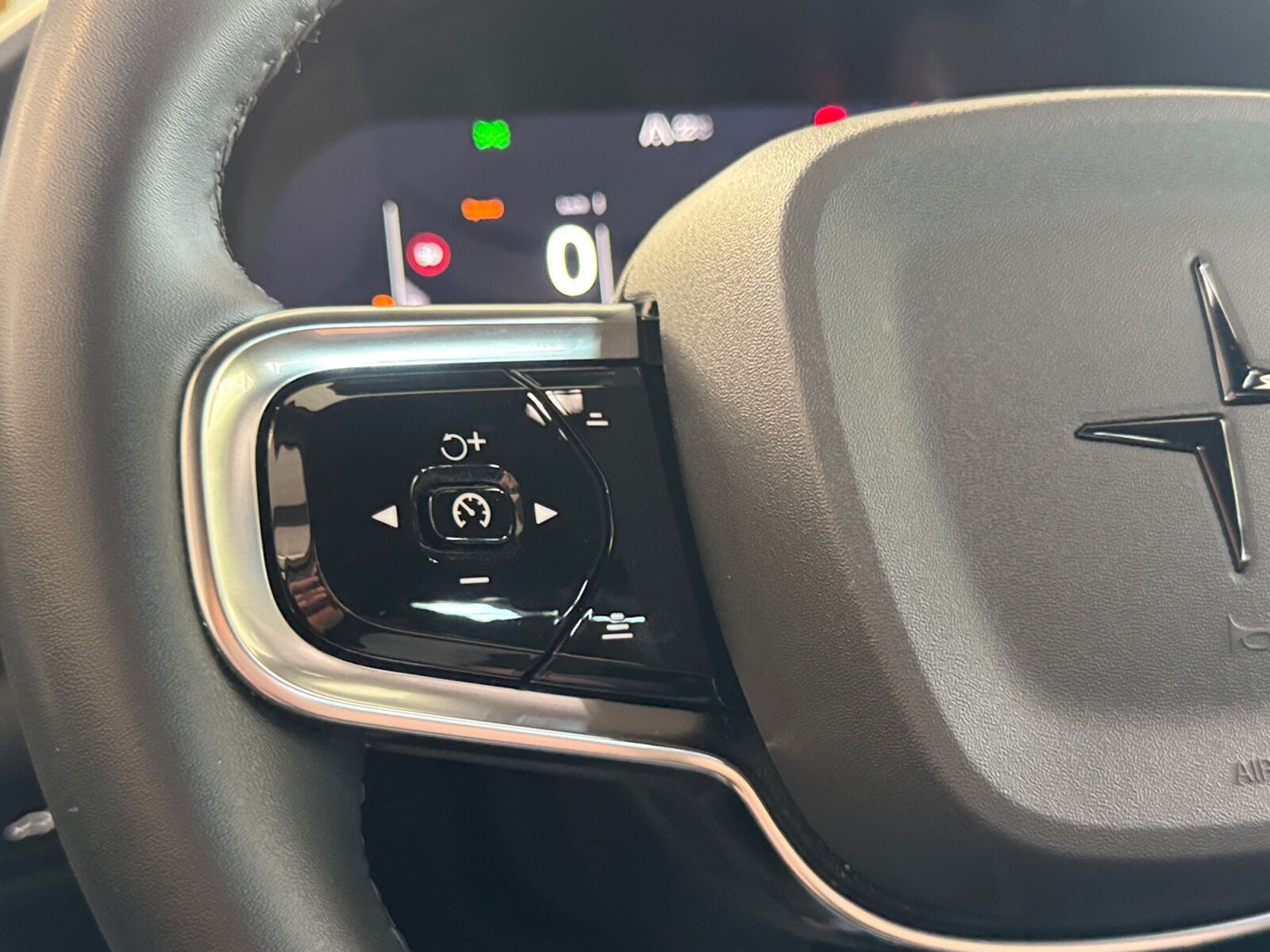 Hvid Polestar 2 fra 2023