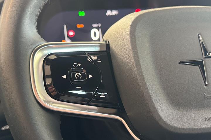 Hvid Polestar 2 fra 2023