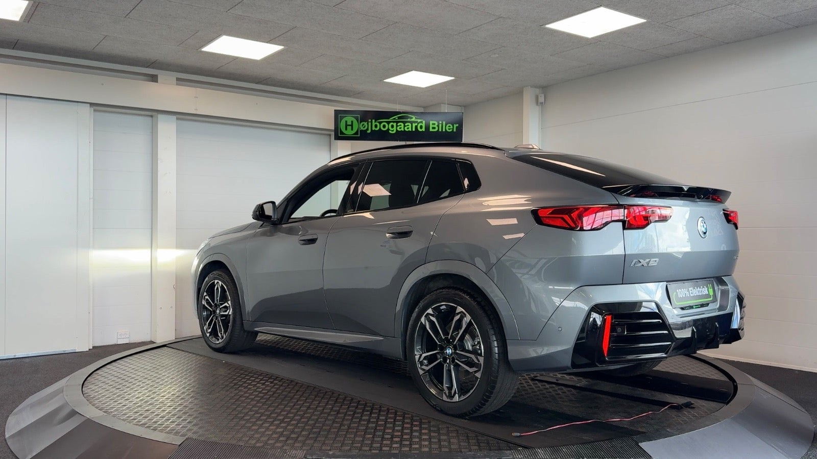 Grå BMW iX2 fra 2026