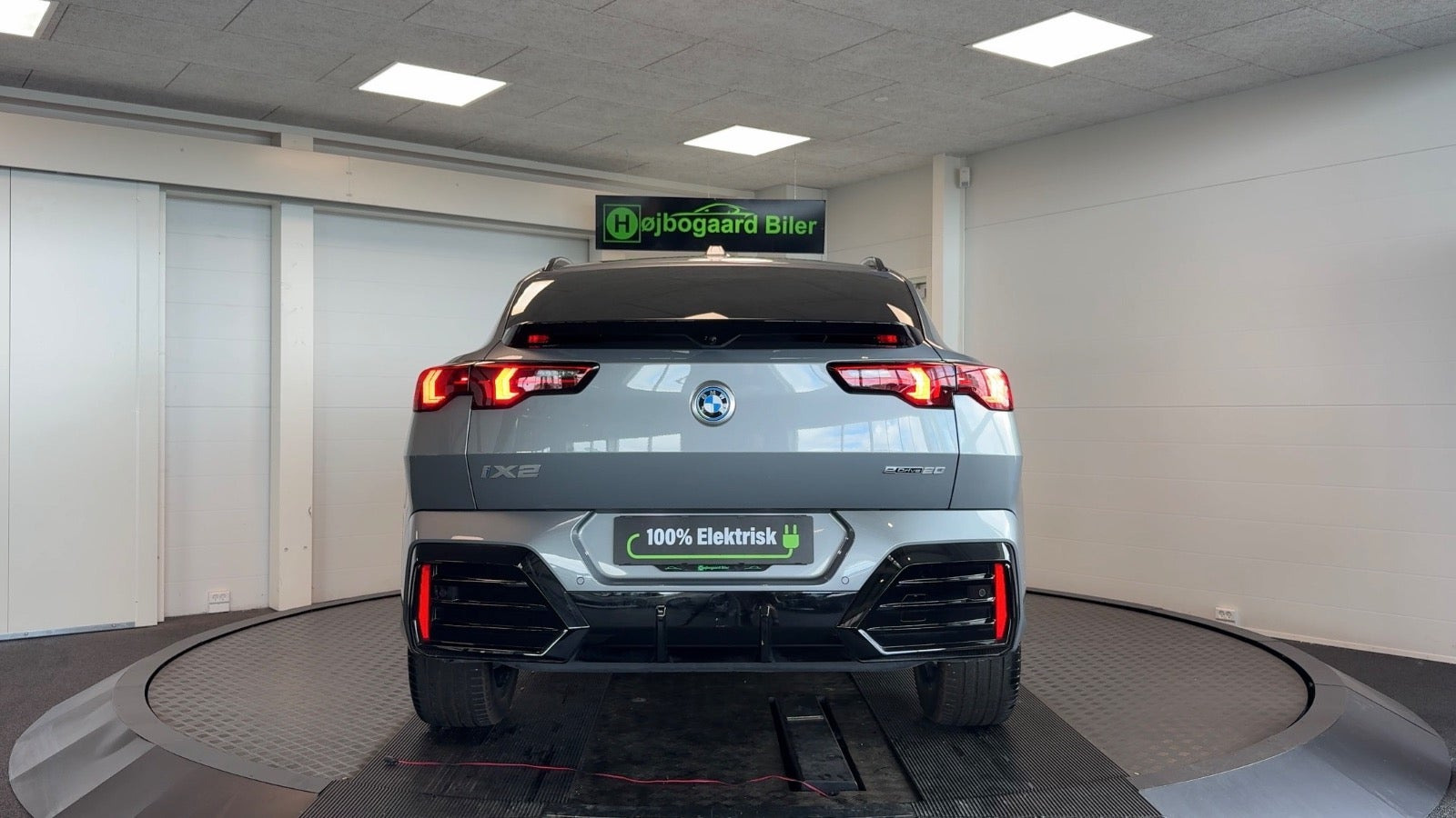 Grå BMW iX2 fra 2026