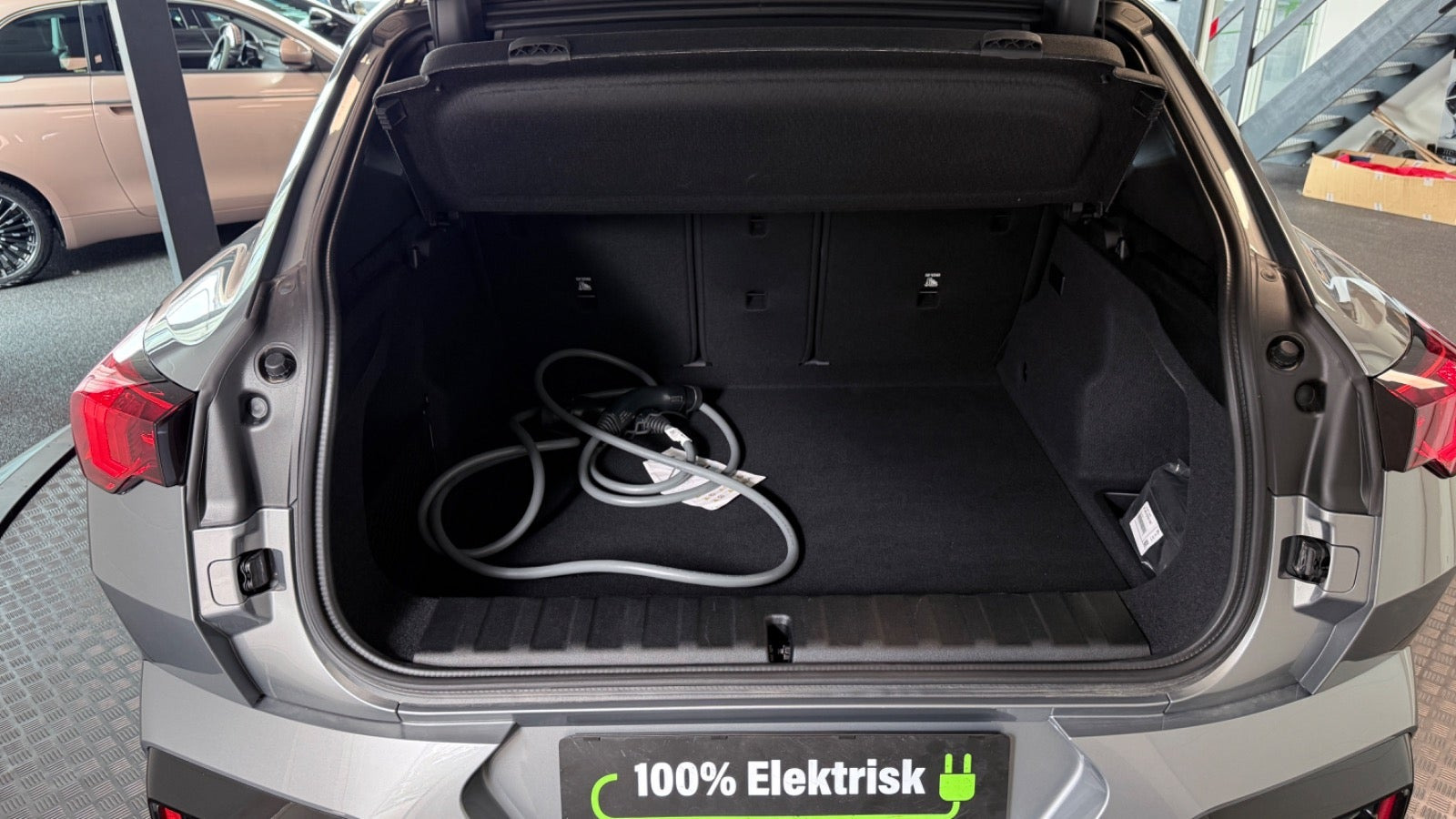 Grå BMW iX2 fra 2026
