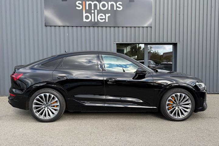 Sort Audi e-tron fra 2023