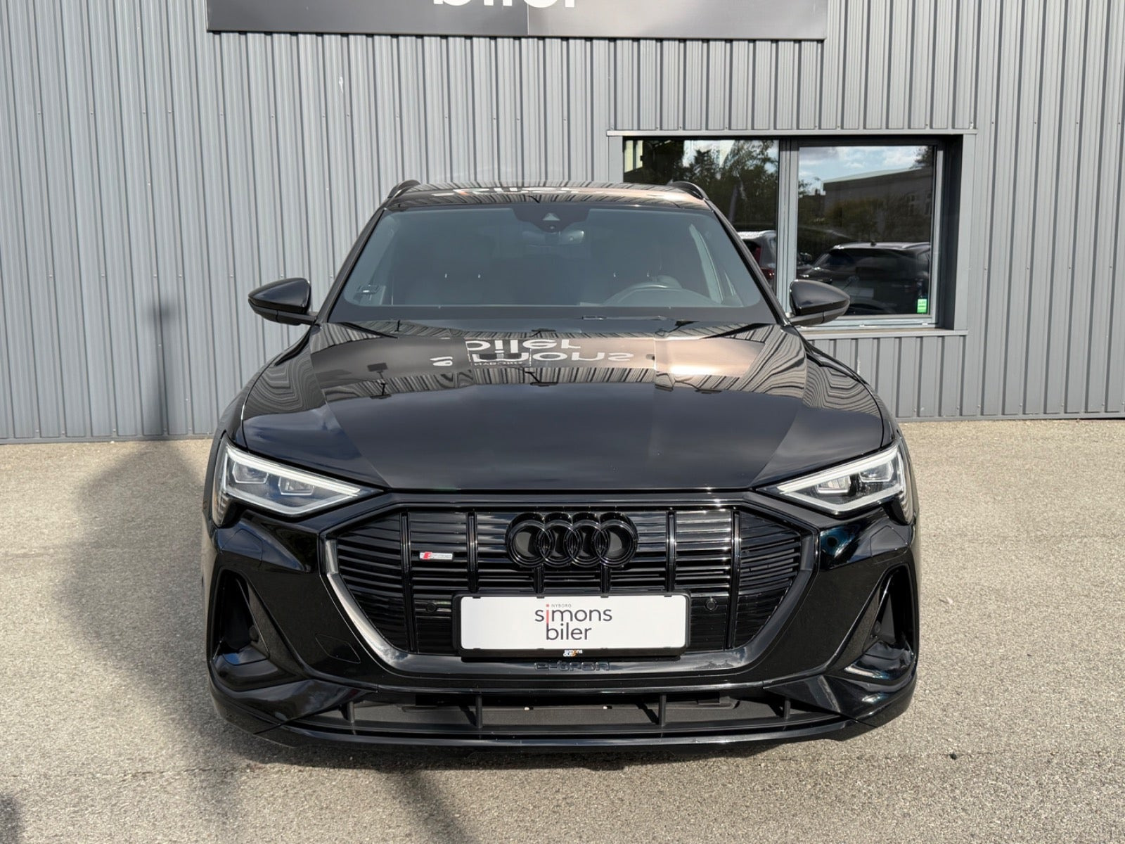Sort Audi e-tron fra 2023