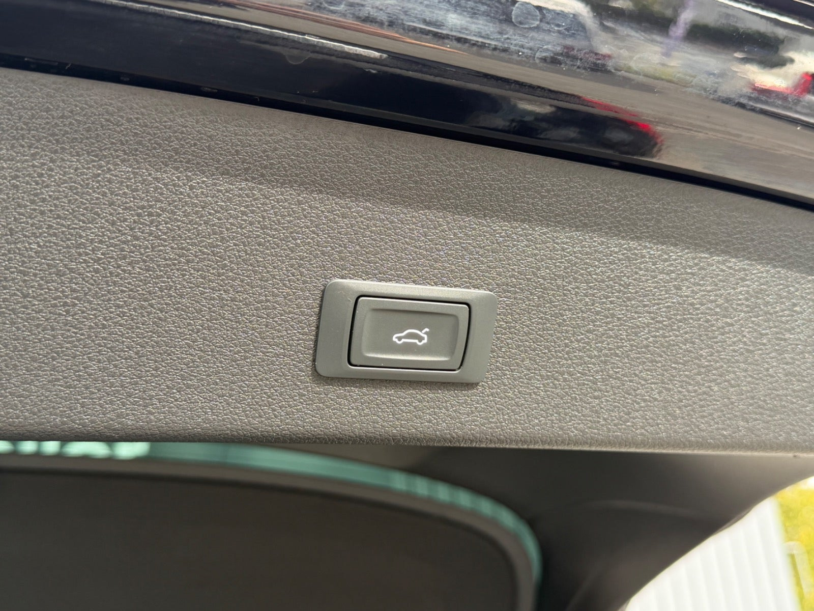 Sort Audi e-tron fra 2023