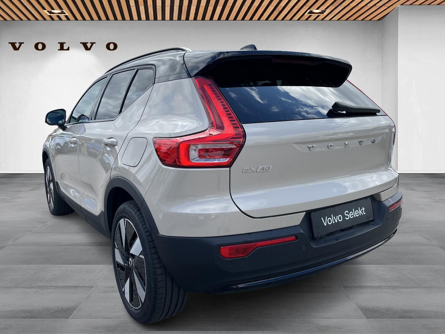 Beige Volvo EX40 fra 2025