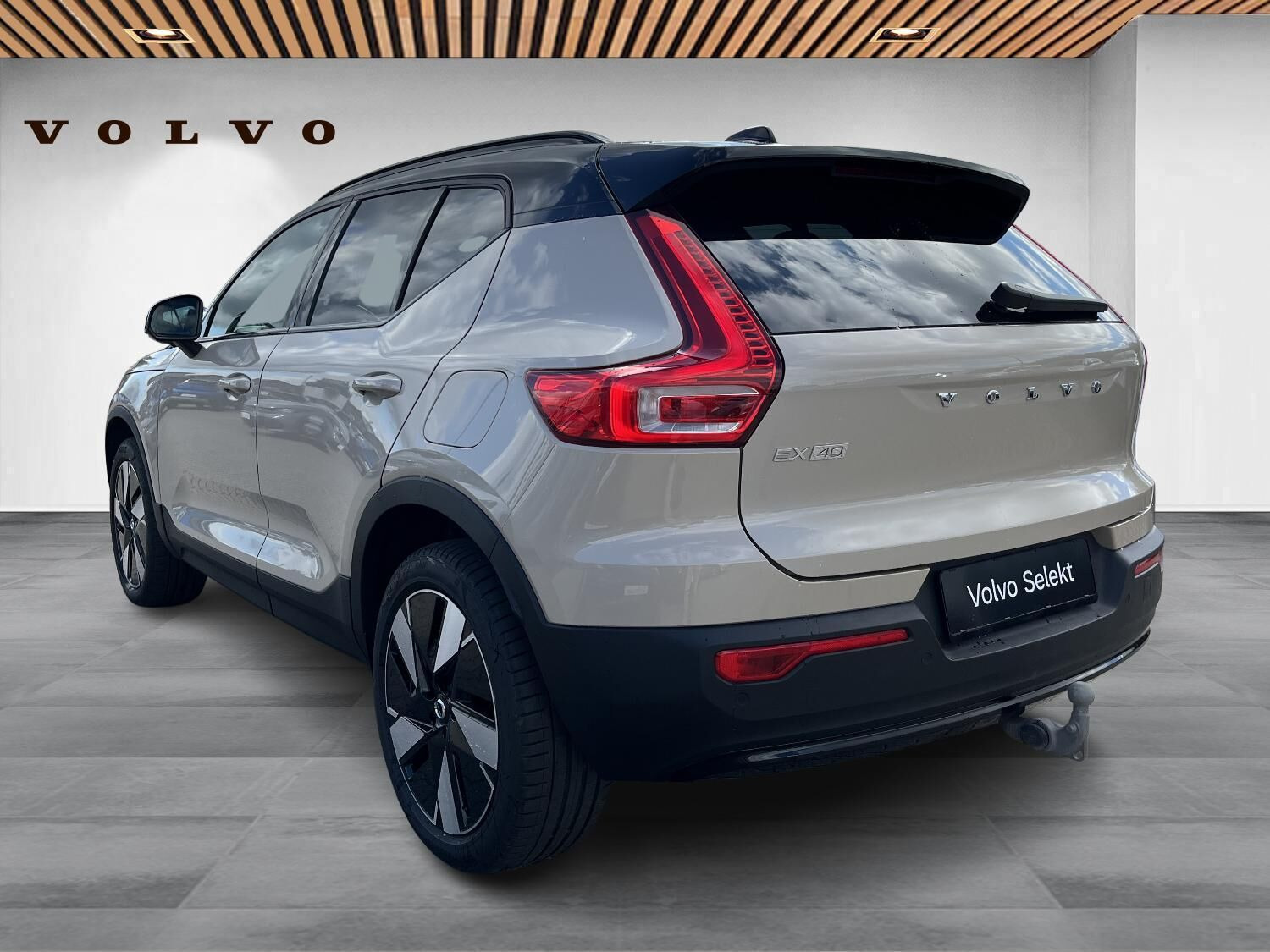Beige Volvo EX40 fra 2025