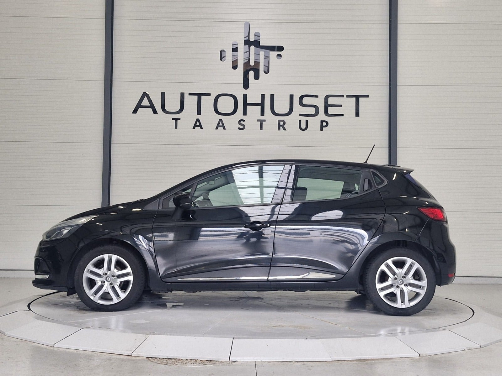 Sort Renault Clio IV fra 2017