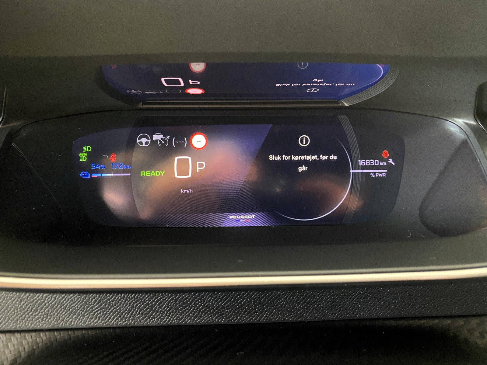 Sølv Peugeot e-2008 fra 2025