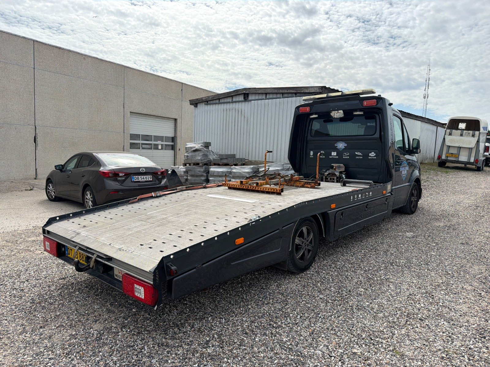 Grå Mercedes Sprinter 319 fra 2020