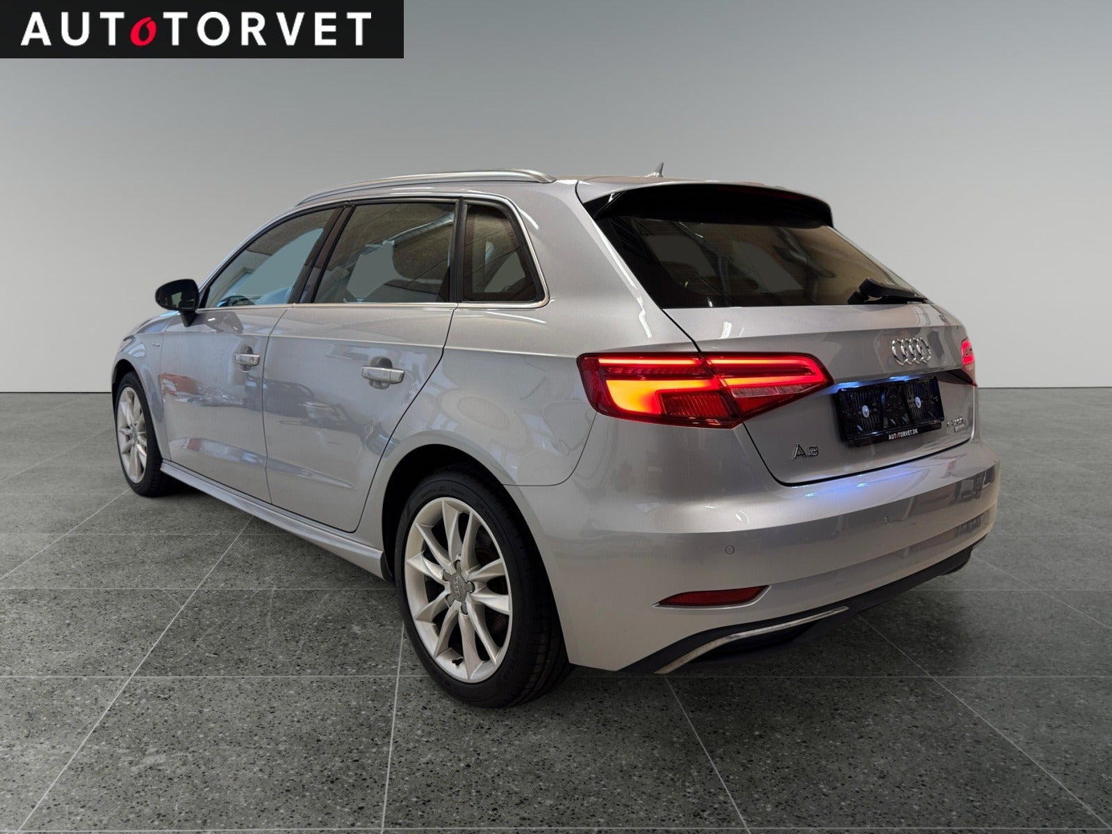 Sølv Audi A3 fra 2017