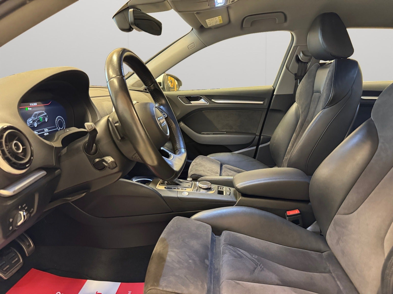 Sølv Audi A3 fra 2017